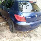 A picture of Distress first body 2002 Peugeot 307 Automatic 880k abuja O81O752O9O7