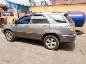 A picture of Lexus RX300 2002 Model