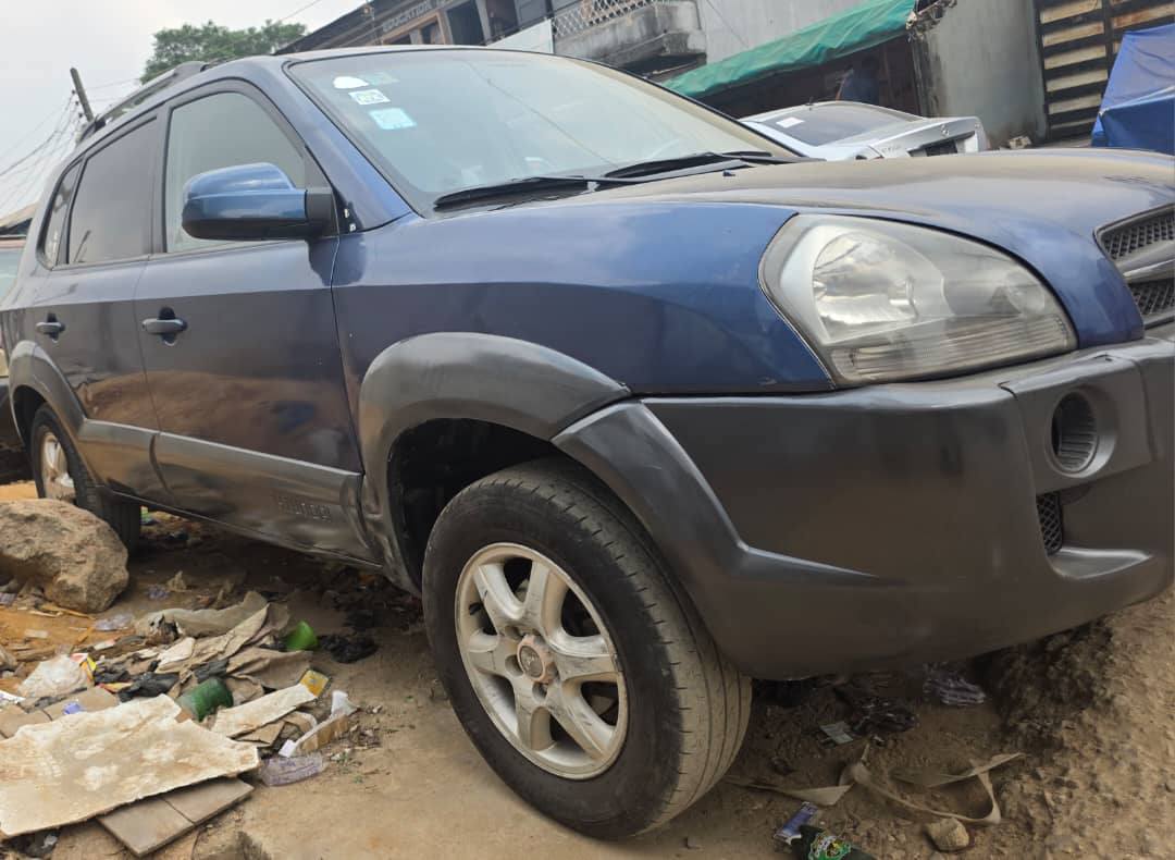 A picture of Hyundai tucson 2006