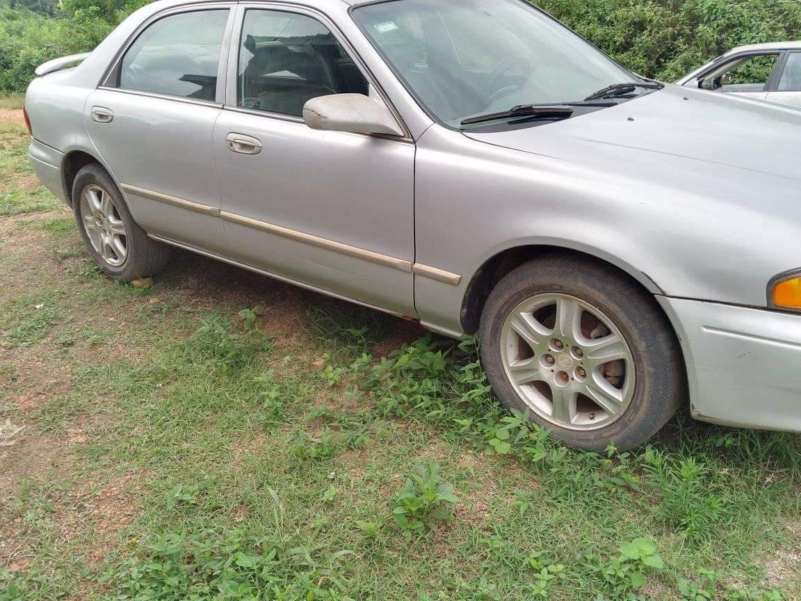 A picture of 2002 Mazda 626