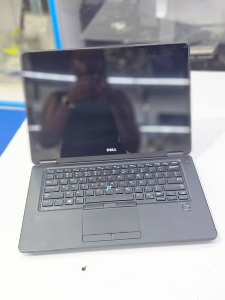 A picture of Dell latitude 7450