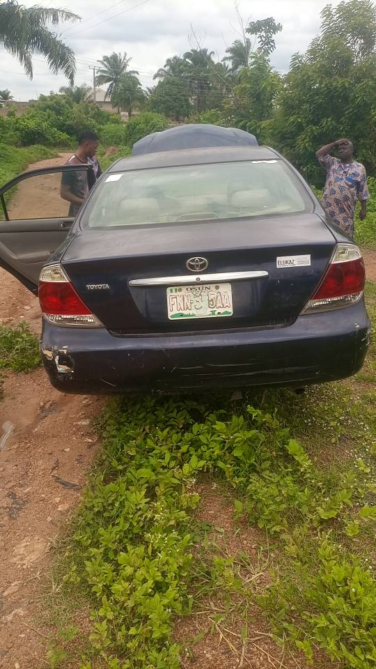 A picture of Camry 06 big daddy