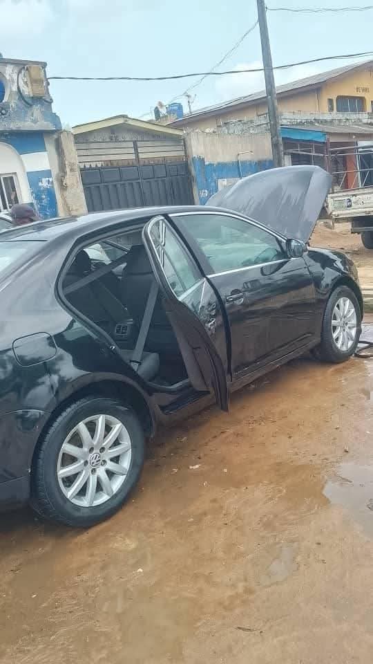 A picture of 2008 Money is needed Volkswagen fsi 1.6 engine