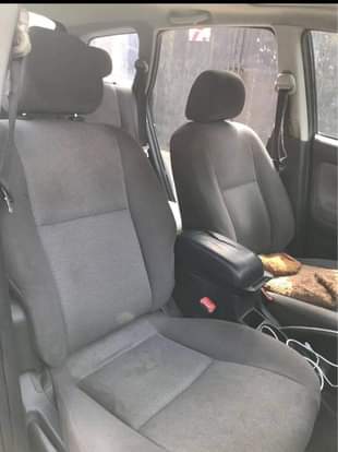A picture of 2004 Toyota MATRIX 1 8000000 2004