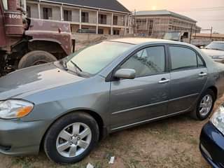 A picture of Toyota Corolla 2003 4