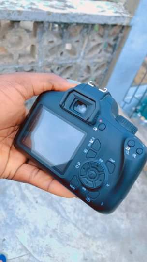 A picture of Canon eos 4000d