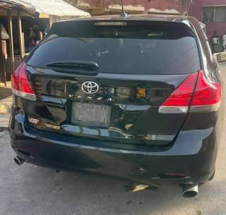A picture of Toyota Venza 2011.Full Option
