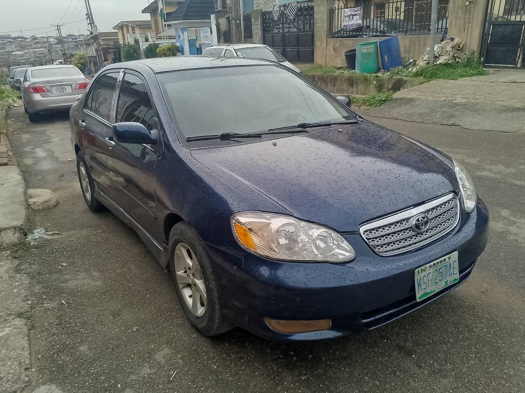 A picture of Toyota Corolla 2004 model 08143990299