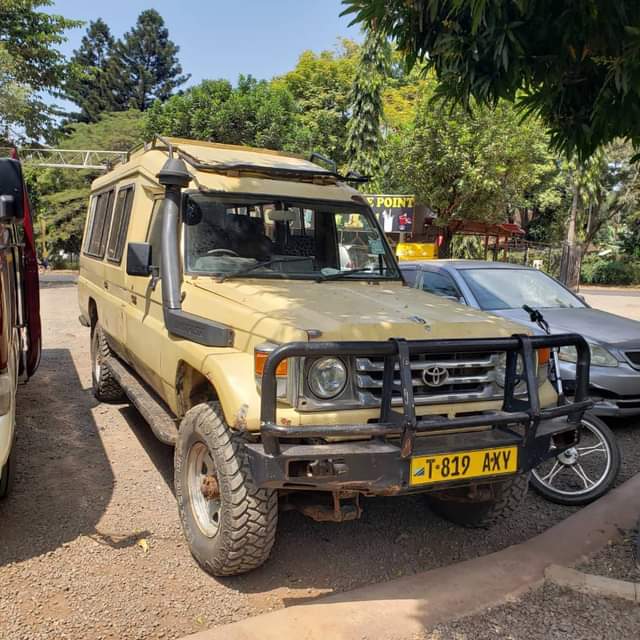 A picture of Land cruise banzi ipo vzr na ya uwakika kabisa karibun