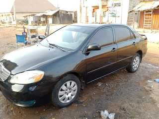 A picture of 2005 Toyota Corolla LE