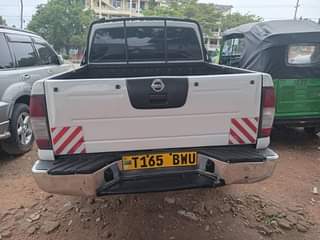 A picture of NISSAN HARDBODY KALI SANA INAUZWA