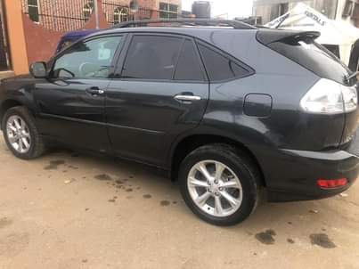 A picture of Rx 350 2009 model