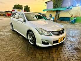 A picture of JAMAA AMEKUBARI KUCHUKUA MIL 22.5 TOYOTA CROWN ATHLETE NEW MODEL