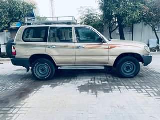 A picture of LAND CRUISER GX
