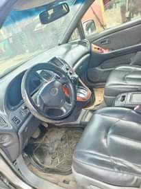 A picture of Mondai Banger Lexus RX300 2004