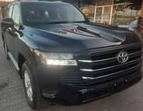 A picture of V8 For Sale Call 0657633355