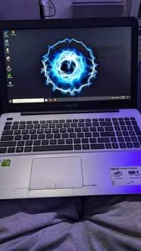 A picture of Laptop Kali sana assus inauzwa 200k