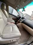A picture of 2005 RX 350 Lexus toks going for 6 7m only