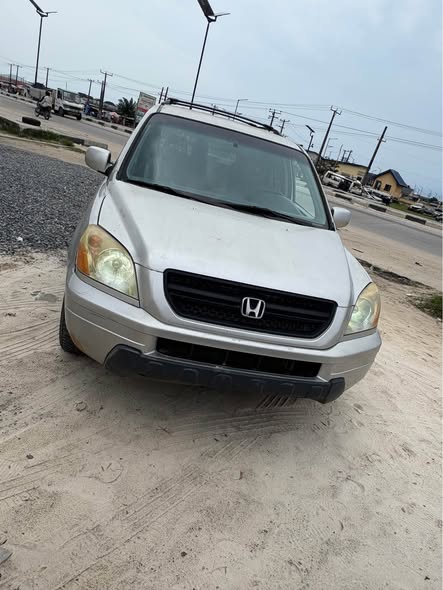 A picture of 2005 HONDA PILOT