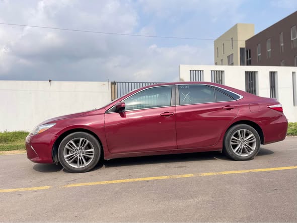 A picture of FOREIGN USED 2016 TOYOTA CAMRY SE 14 900 000 08175232309