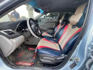 A picture of Hyundai accent 2013