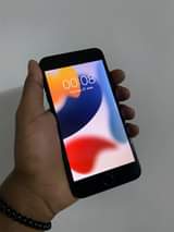 A picture of Iphone 7 128gb