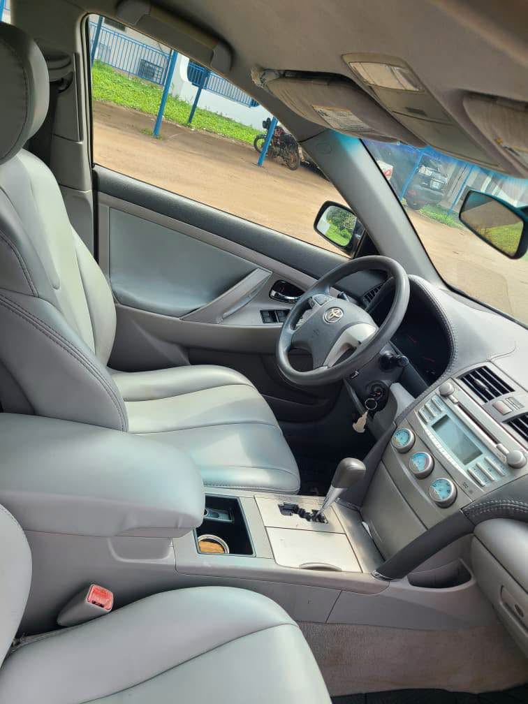 A picture of Camry 08