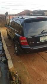 A picture of Clean Registered Toyota highlander with 2 rows