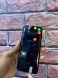 A picture of Samsung s8 at 450 000ugx call 0744600358