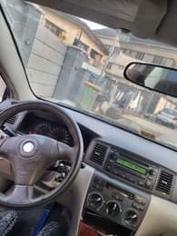 A picture of Toyota Corolla 05 Please help me get buyer Sir Engine