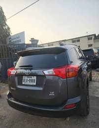 A picture of Toyota RAV4 le