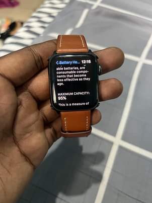 A picture of Apple Watch SE 1 2020 40mm Gps
