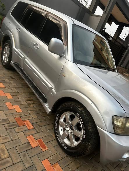 A picture of Mitsubishi for sale 23m 0705259352