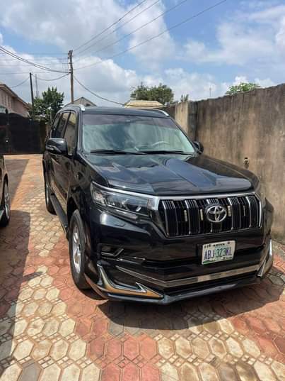 A picture of GX470 upgraded to 2022 Prado Jeep
