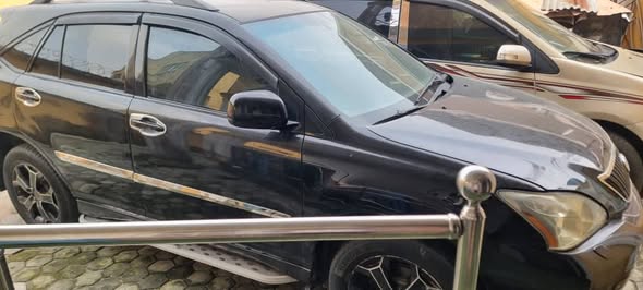A picture of Distress sale Lexus Rx330 2006