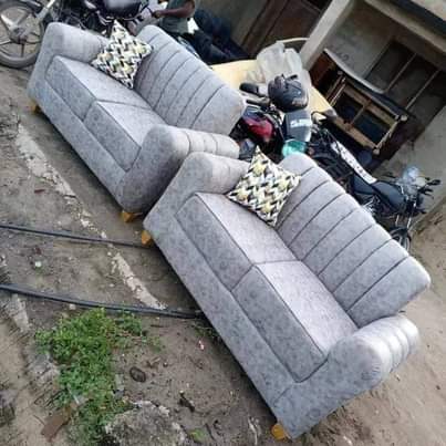 A picture of sofa mpya