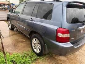 A picture of Car s