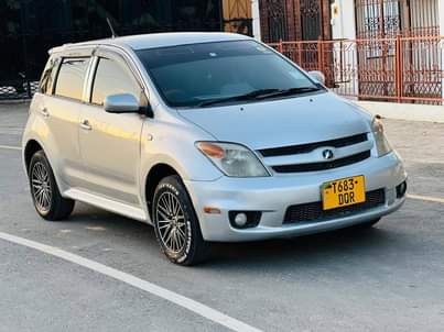 A picture of TOYOTA IST