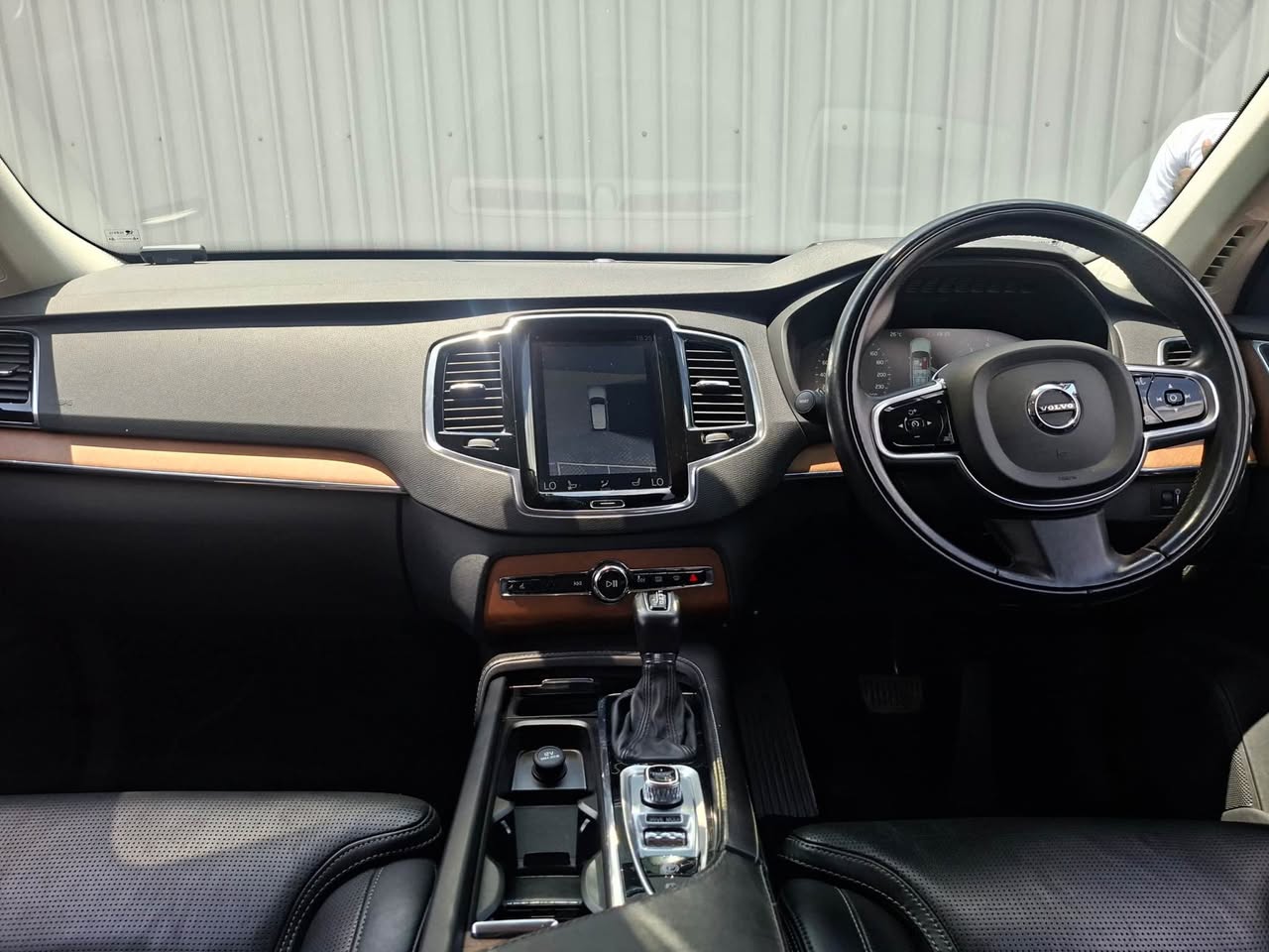 A picture of 2019 VOLVO XC90 T6 FOR SALE CALL 0703788764