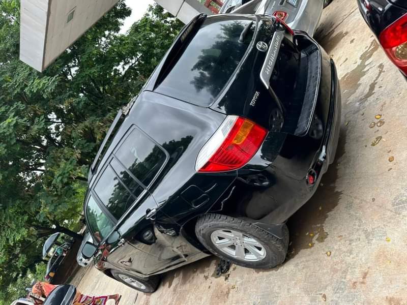 A picture of Clean registered Toyota Highlander 2009 model Price 8 5m Location