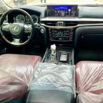 A picture of Lexus LX570