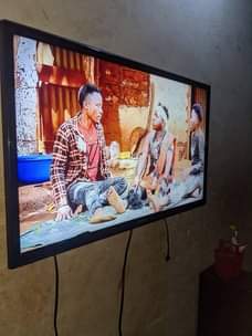 A picture of Samsung tv inch 32 naitaji 230 Haina kipengelee chochote location