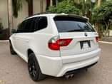 A picture of WhatsApp call 255 762 483 424 Price 29 8mil Bmw