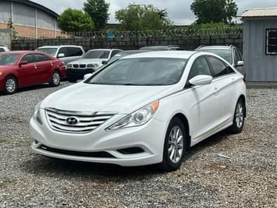 A picture of Extremely clean Hyundai Sonata 2012 neatly used buy and travel