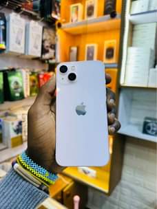 A picture of iPhone 13 Face ID works 256gb