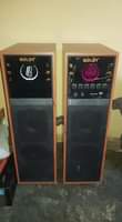 A picture of Bed 5 6 Woofer two speakers