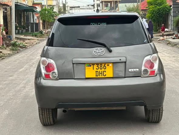 A picture of Toyota Ist mpya