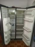 A picture of Frige zuli sana upande linagandisha fasta na upande linapoza piga
