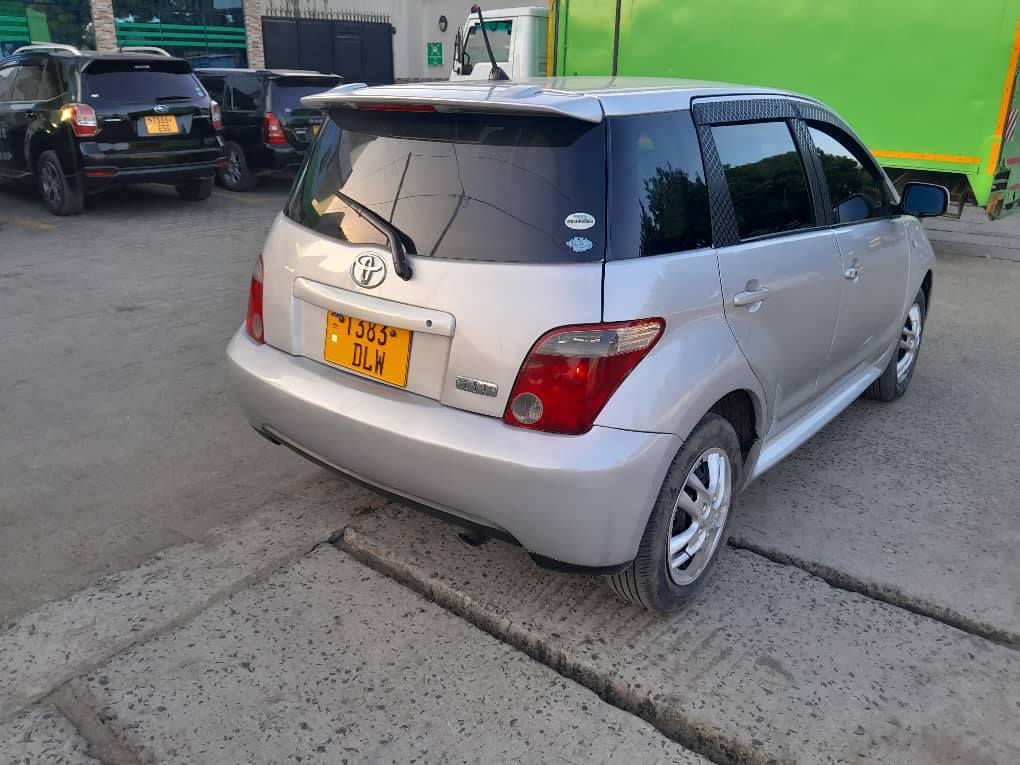 A picture of TOYOTA IST 