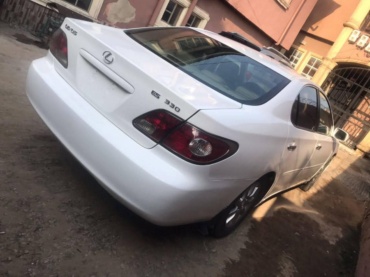 A picture of Lexus ES 330